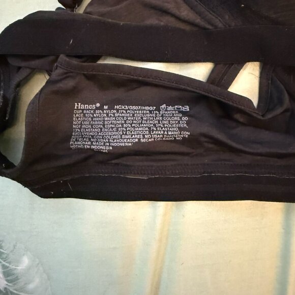 Hanes underwire lightly lined bra - Picture 3 of 3
